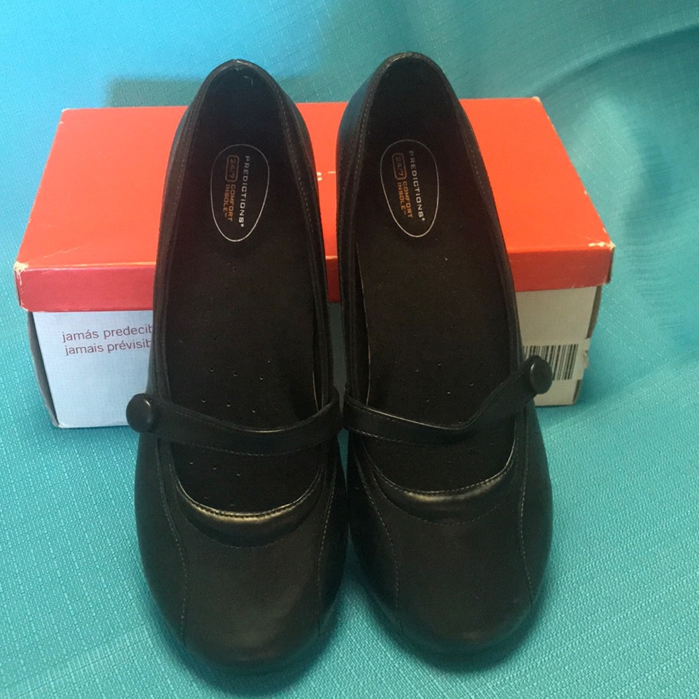 Non slip black flats
